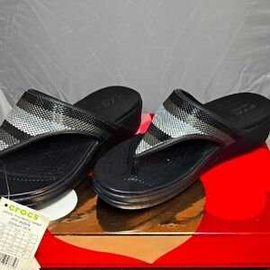 NEW/W TAG  (WMNS) Crocs Sz 7 'Monterey Bead'